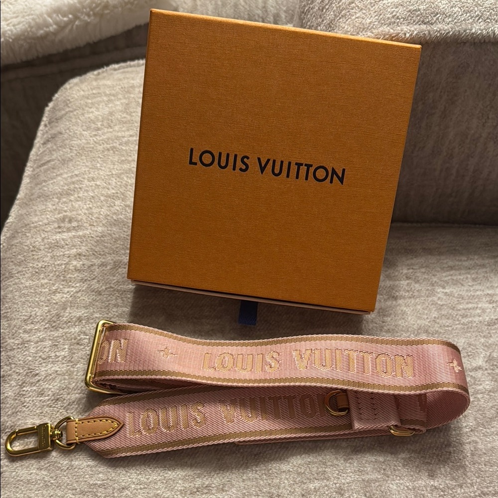 Louis Vuitton Pink Leather Belt with Gold Hardware